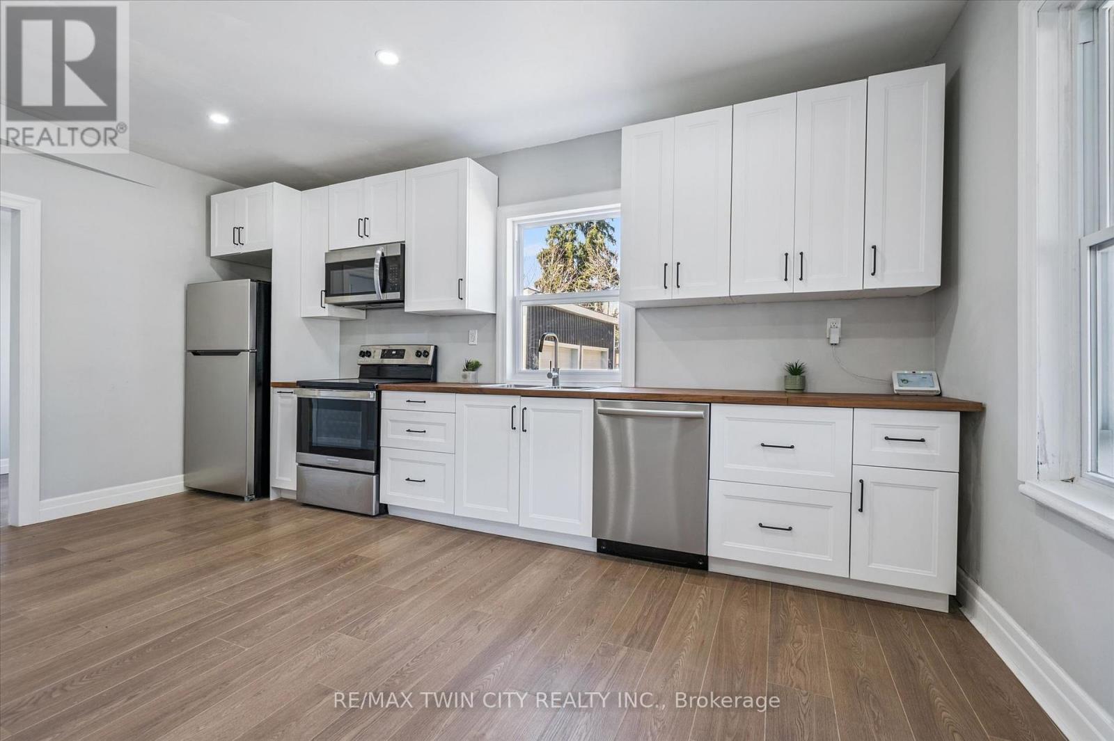 580 Main Street E, North Perth, Ontario  N4W 2C6 - Photo 10 - X12992382