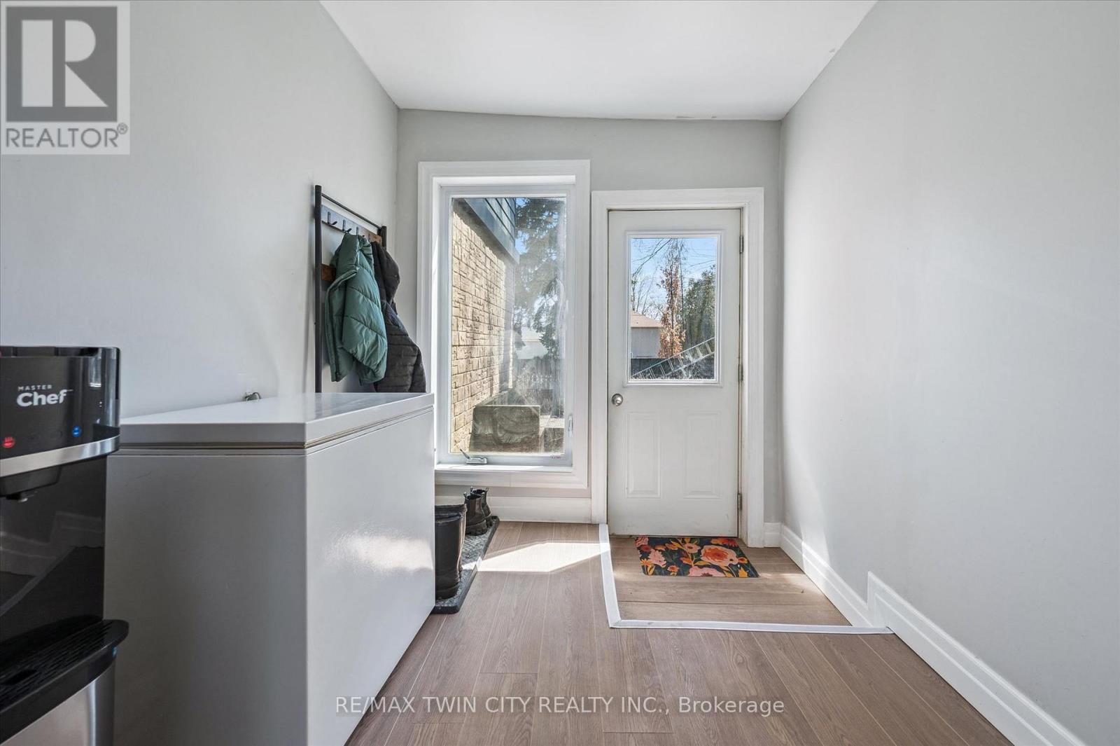 580 Main Street E, North Perth, Ontario  N4W 2C6 - Photo 14 - X12992382