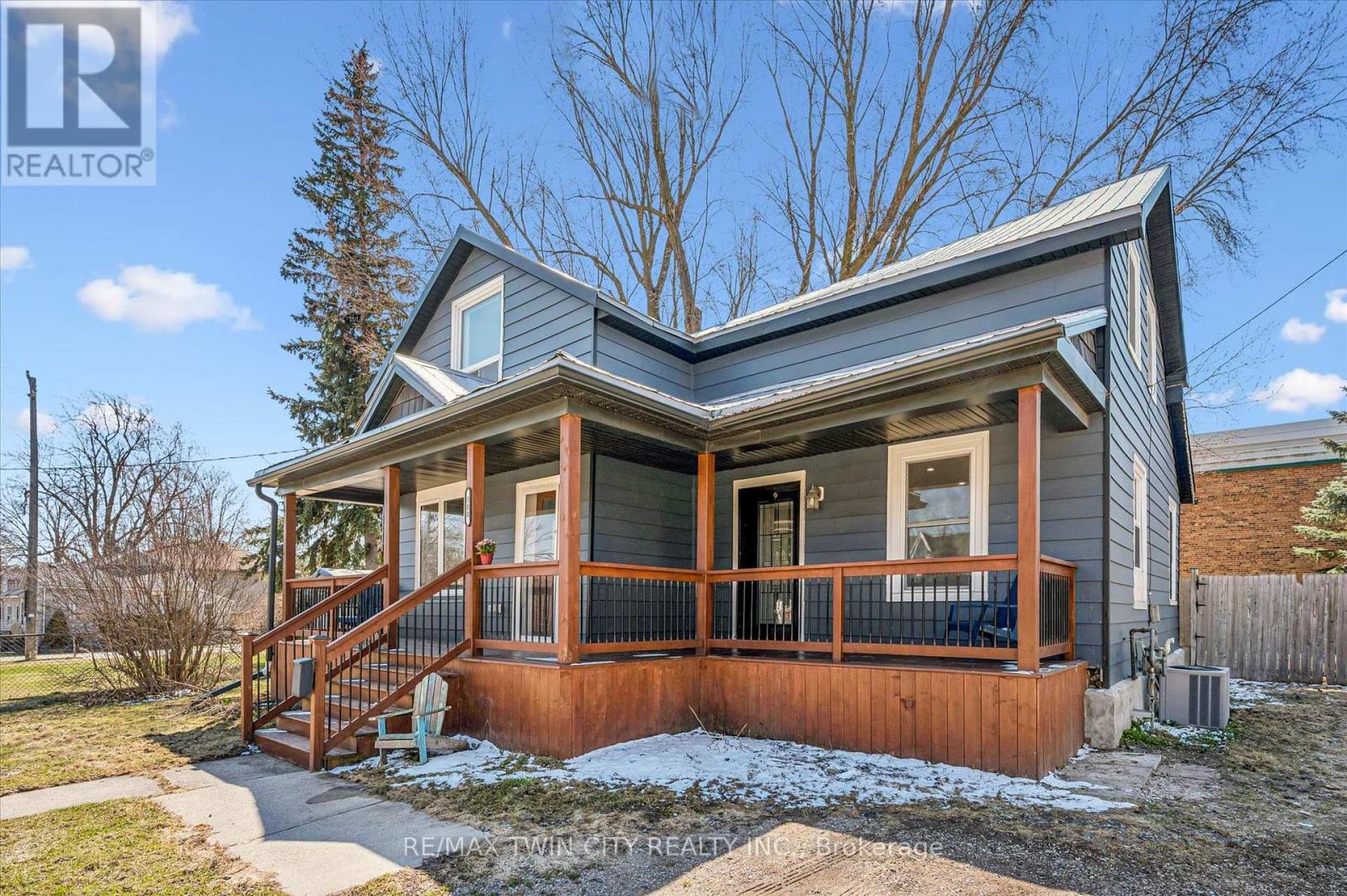 580 Main Street E, North Perth, Ontario  N4W 2C6 - Photo 3 - X12992382