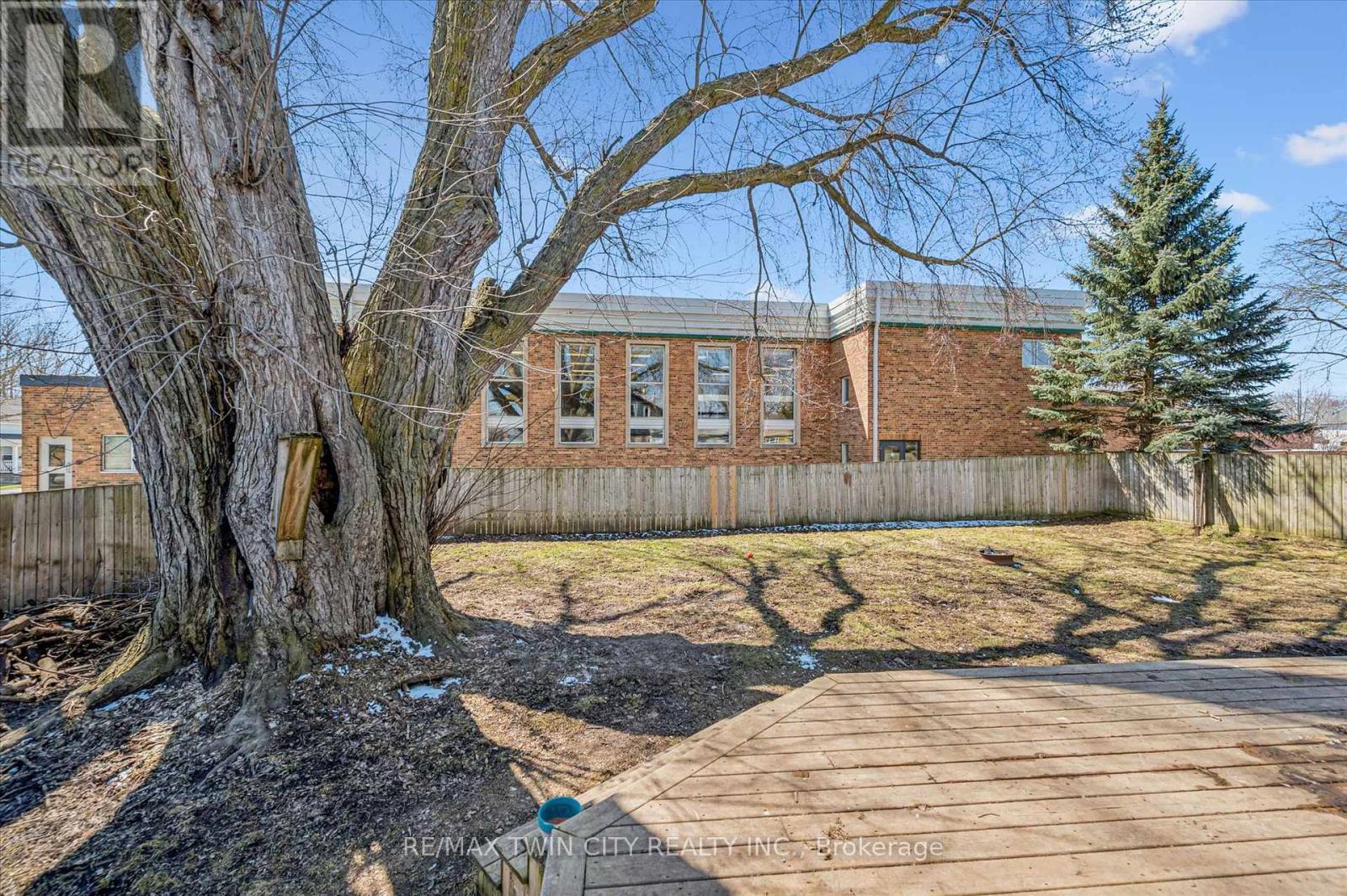 580 Main Street E, North Perth, Ontario  N4W 2C6 - Photo 38 - X12992382