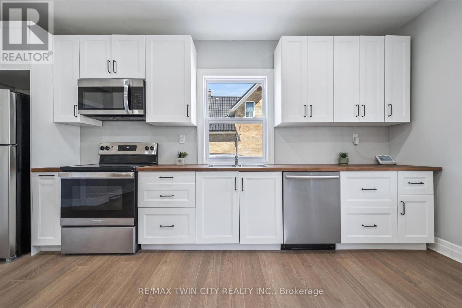 580 Main Street E, North Perth, Ontario  N4W 2C6 - Photo 9 - X12992382