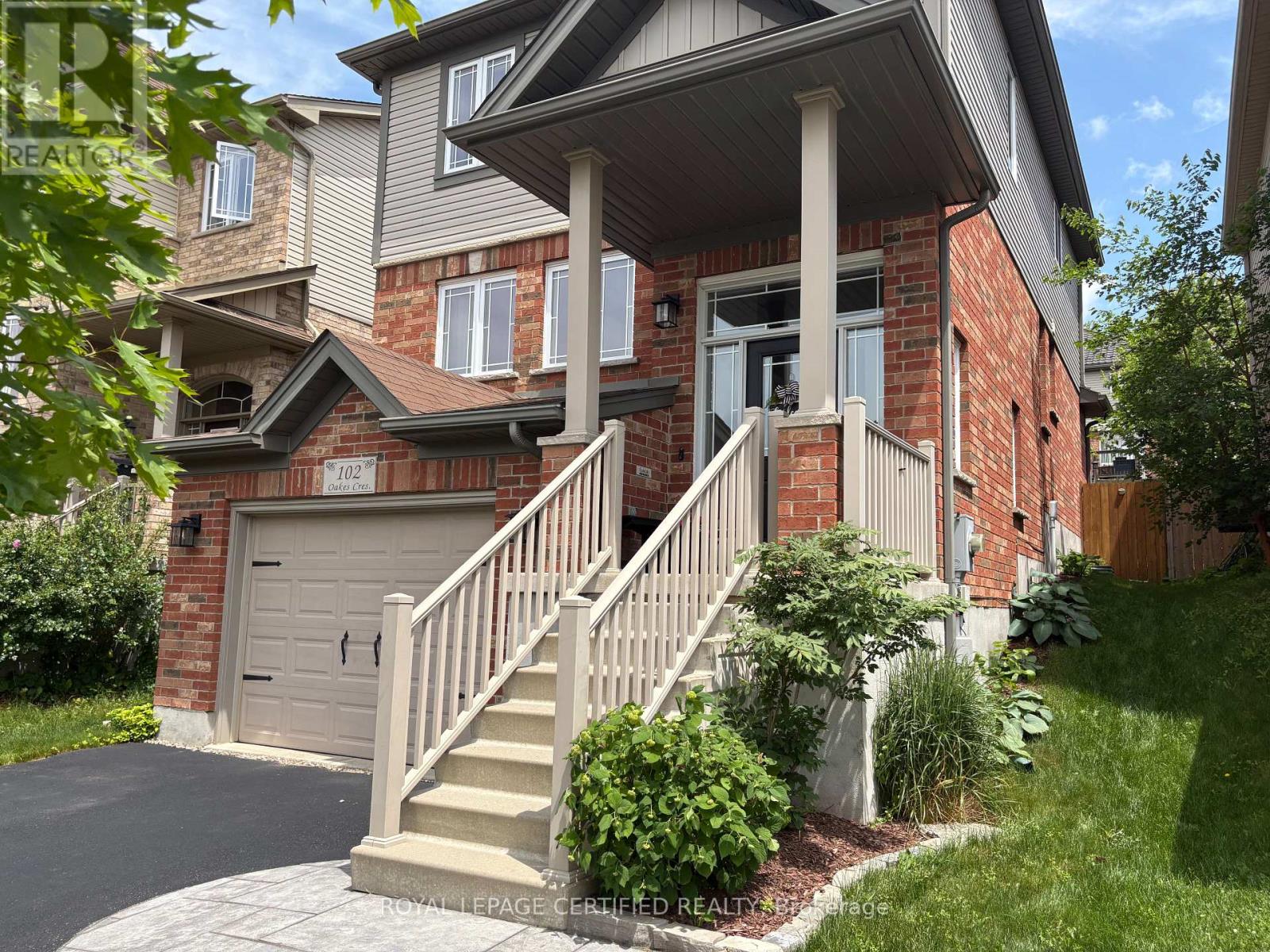 102 Oakes Crescent, Guelph, Ontario  N1E 0J5 - Photo 2 - X12992398