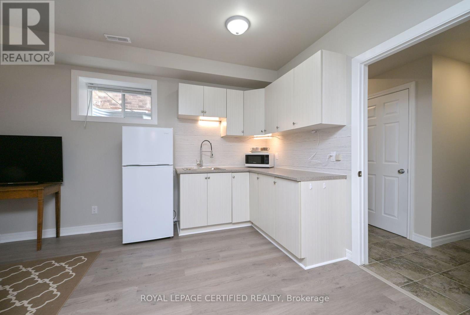 102 Oakes Crescent, Guelph, Ontario  N1E 0J5 - Photo 21 - X12992398