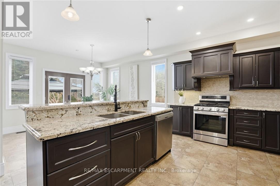 223 Annabelle Street, Hamilton, Ontario  L9C 3T8 - Photo 12 - X12992418