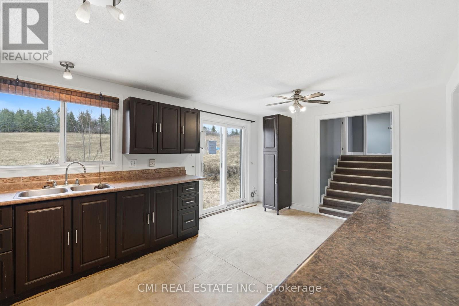 692 Emily Park Road, Kawartha Lakes, Ontario  K0L 2W0 - Photo 11 - X12992450