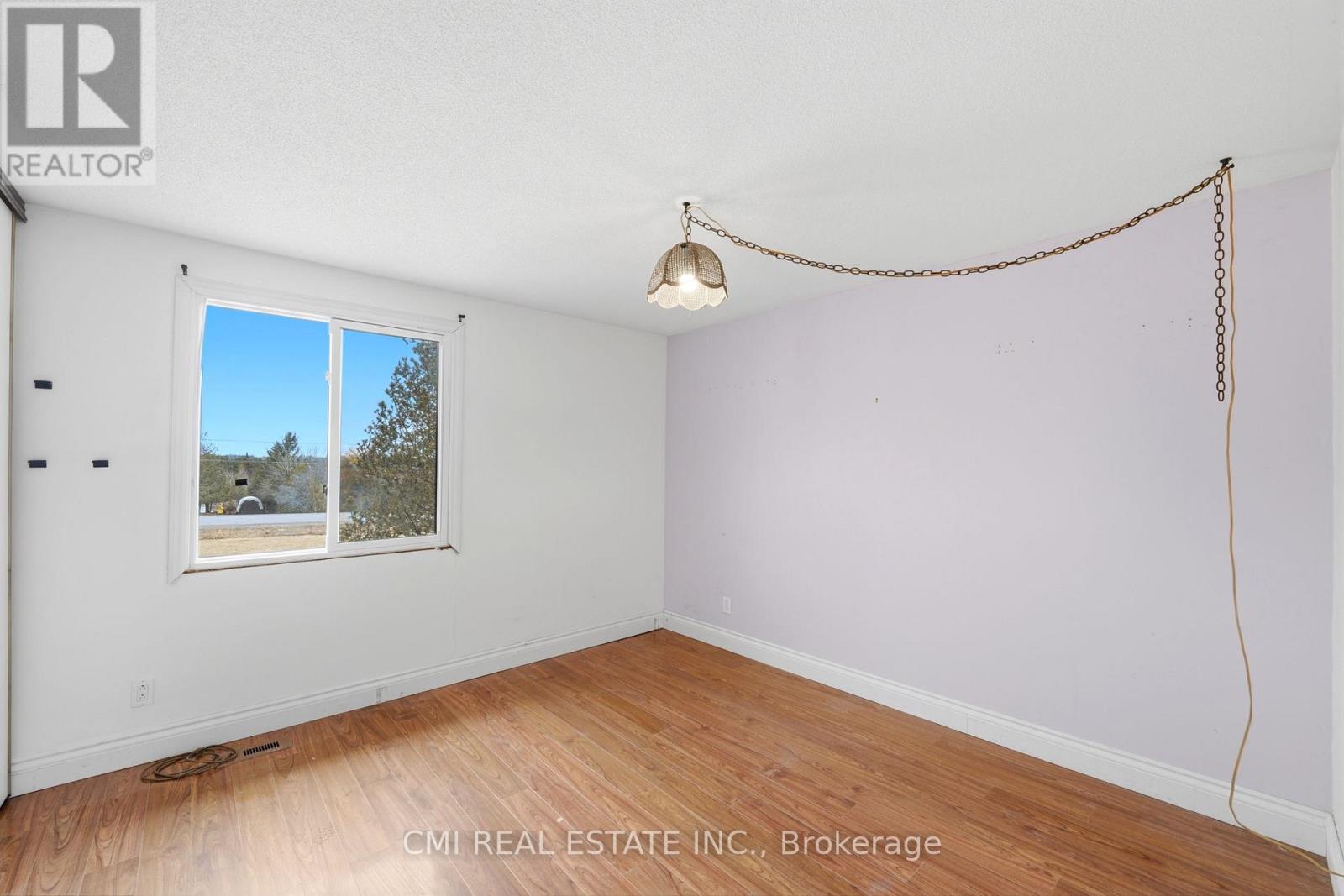 692 Emily Park Road, Kawartha Lakes, Ontario  K0L 2W0 - Photo 21 - X12992450