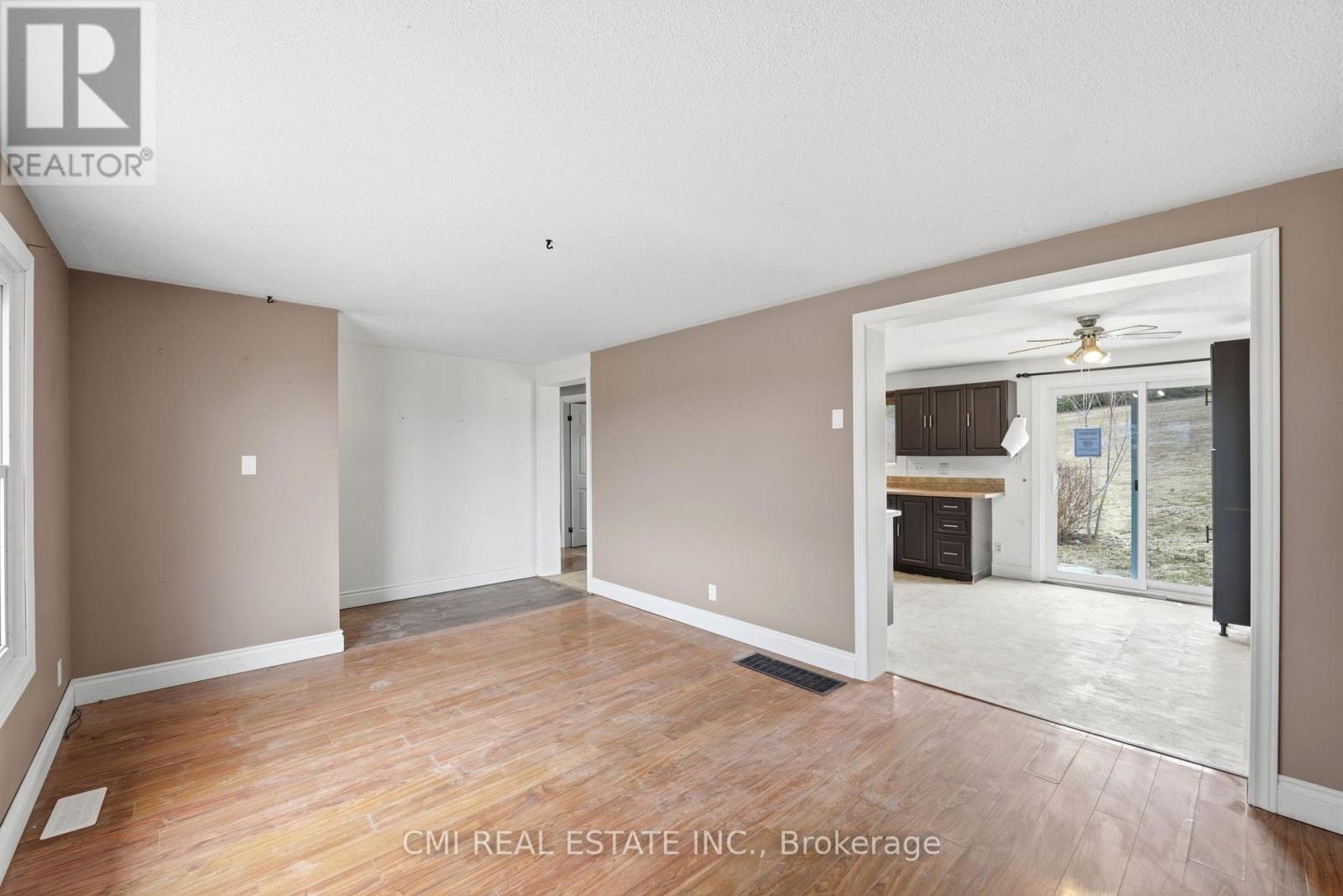 692 Emily Park Road, Kawartha Lakes, Ontario  K0L 2W0 - Photo 7 - X12992450