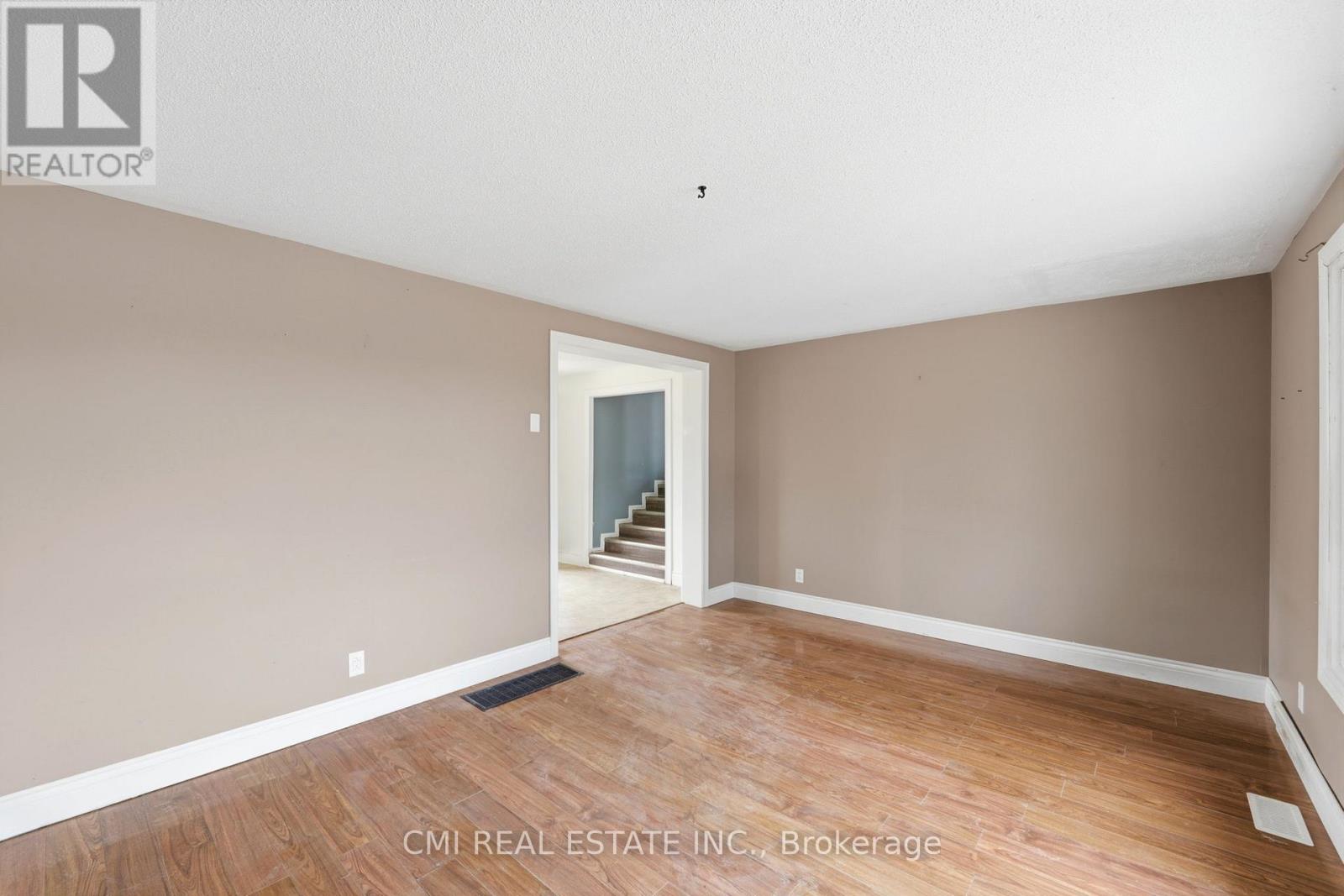 692 Emily Park Road, Kawartha Lakes, Ontario  K0L 2W0 - Photo 8 - X12992450