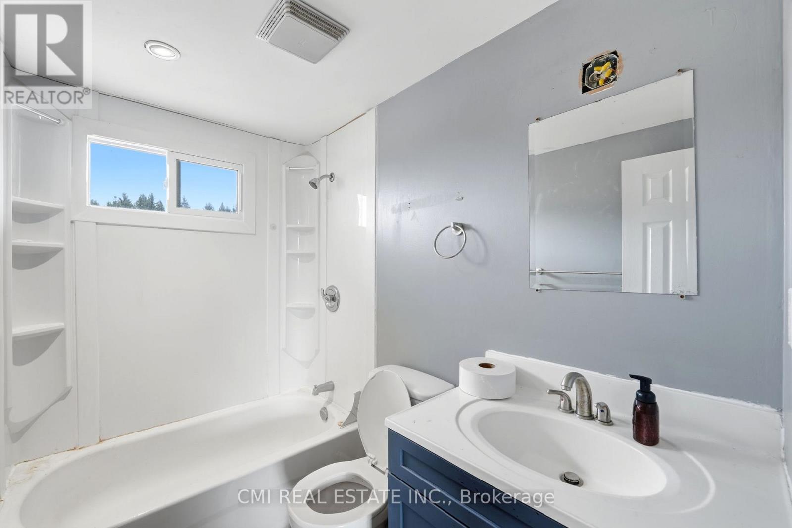 692 Emily Park Road, Kawartha Lakes, Ontario  K0L 2W0 - Photo 9 - X12992450