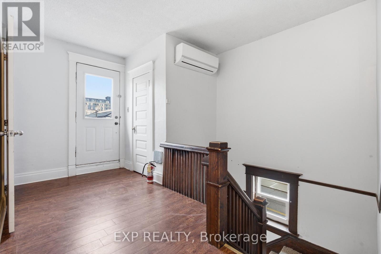 30 Regina Street N, Waterloo, Ontario  N2J 3A1 - Photo 10 - X12992464