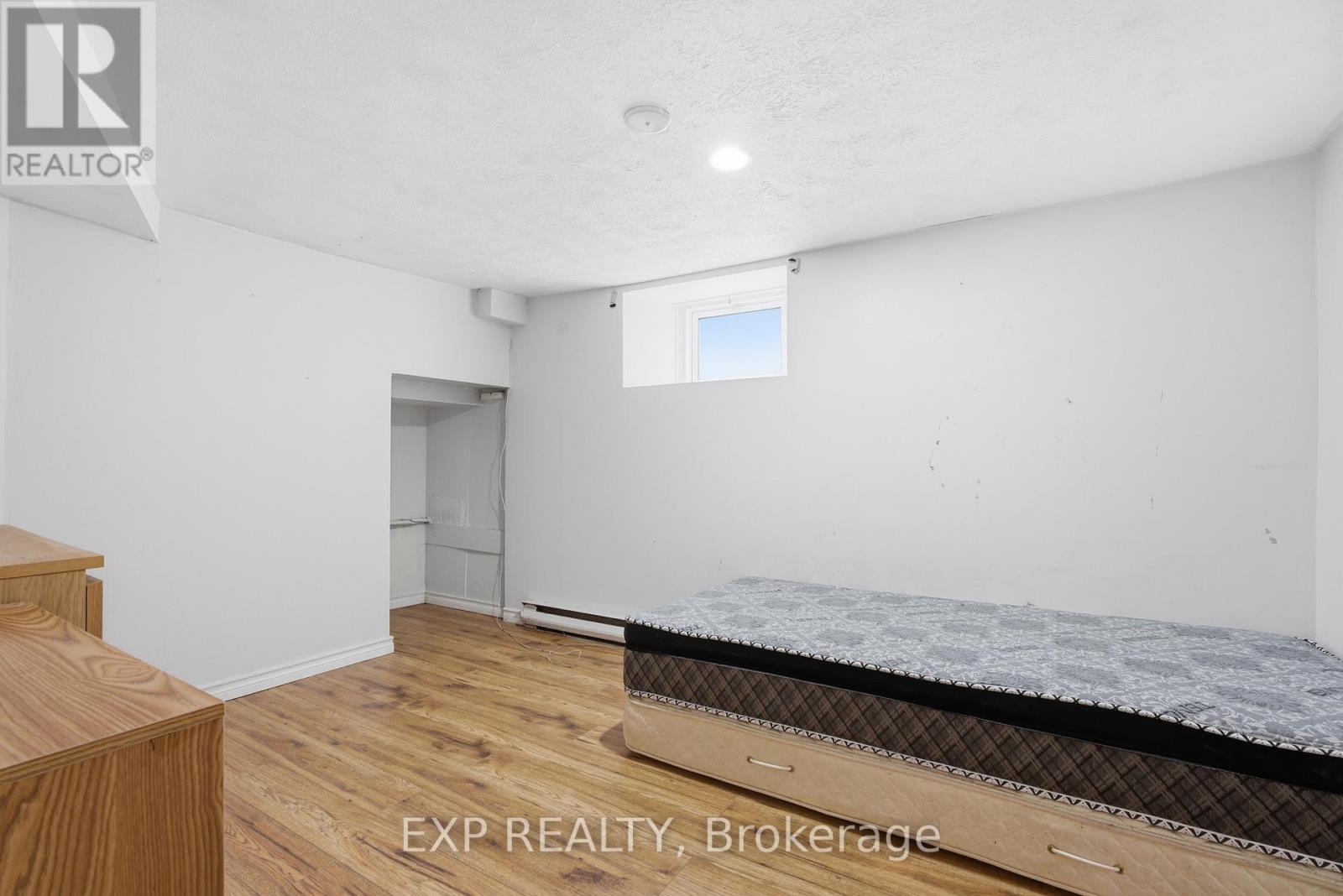 30 Regina Street N, Waterloo, Ontario  N2J 3A1 - Photo 20 - X12992468