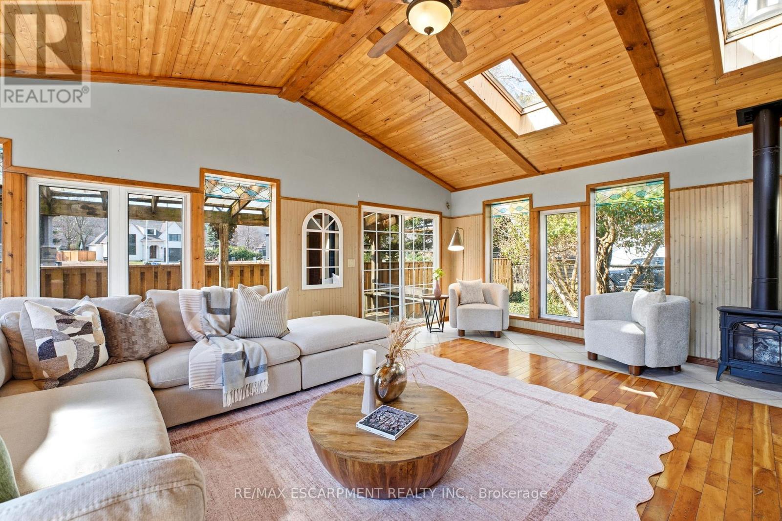 246 Main Street E, Grimsby, Ontario L3M 1P6 - Photo 12 - X12992474