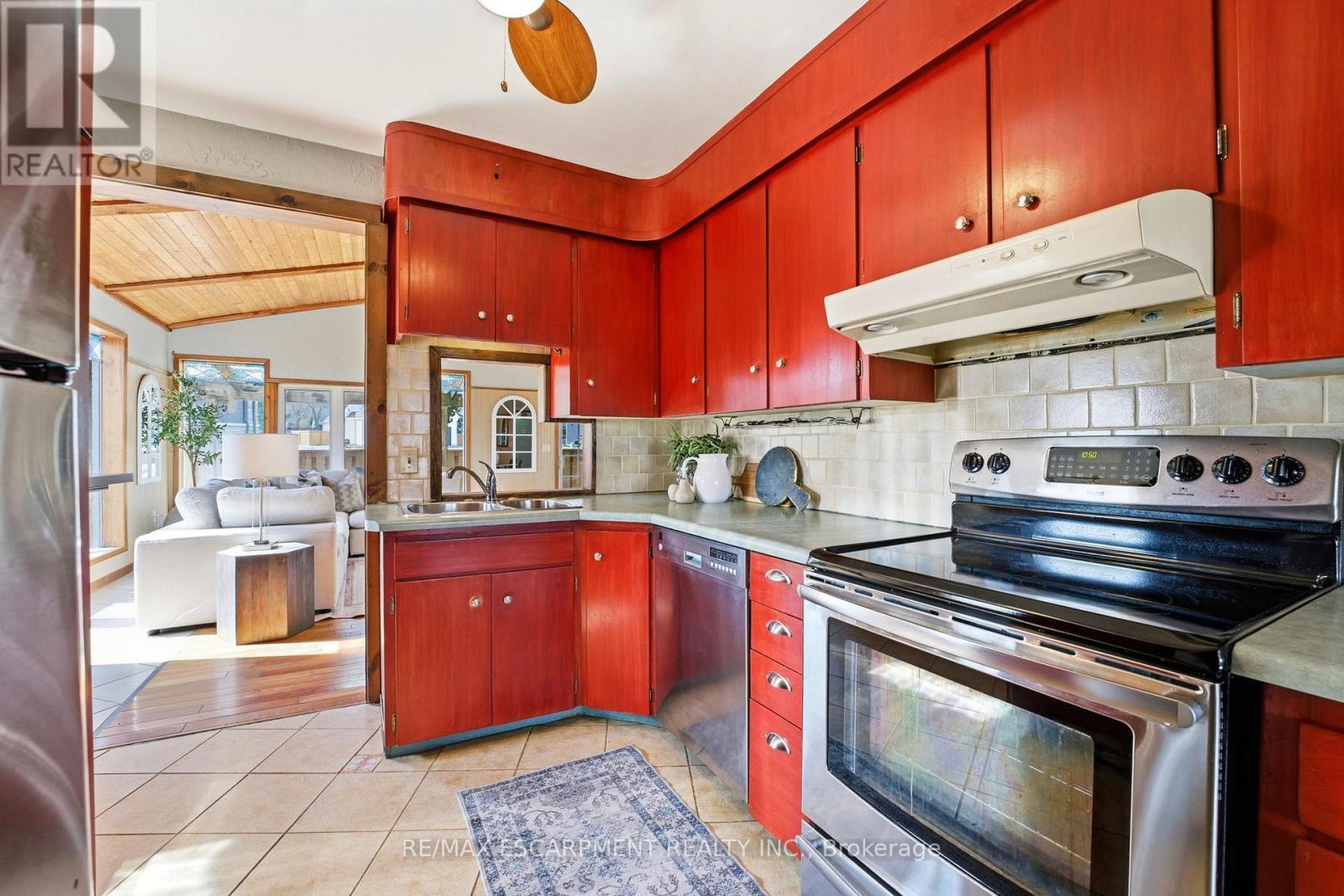 246 Main Street E, Grimsby, Ontario L3M 1P6 - Photo 17 - X12992474