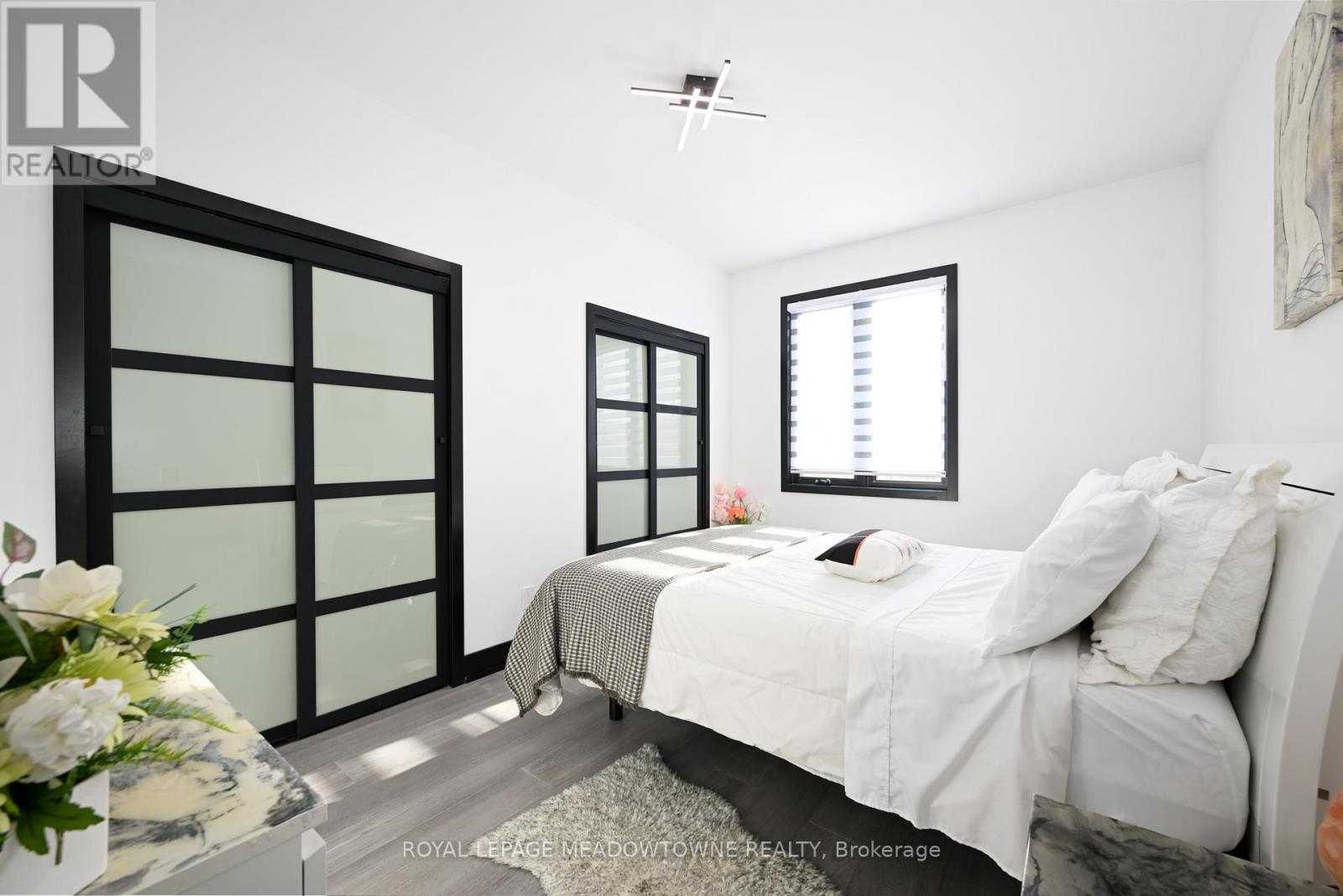 374 Highway 8, Hamilton, Ontario  L8G 1E8 - Photo 10 - X12992478