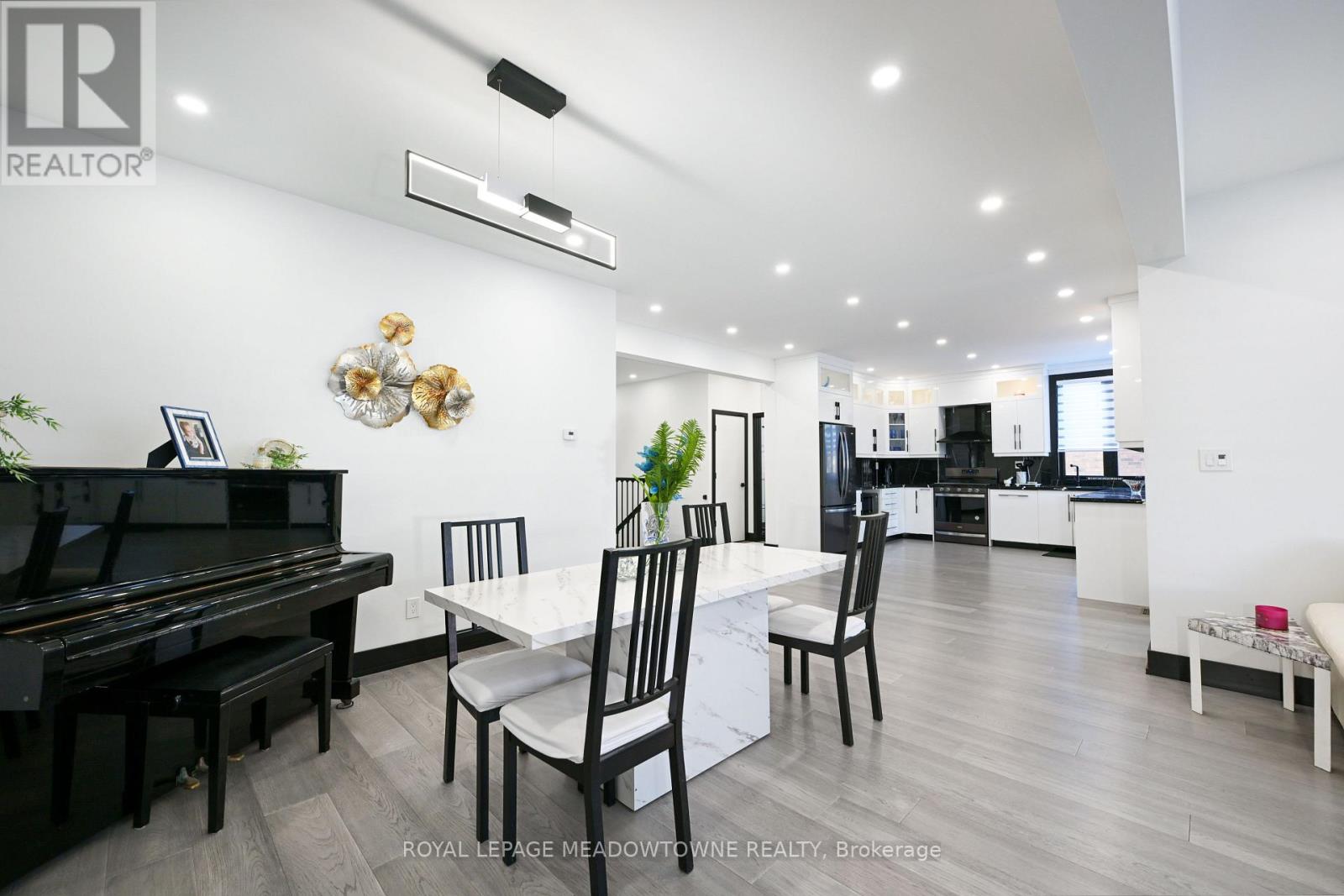 374 Highway 8, Hamilton, Ontario  L8G 1E8 - Photo 5 - X12992478