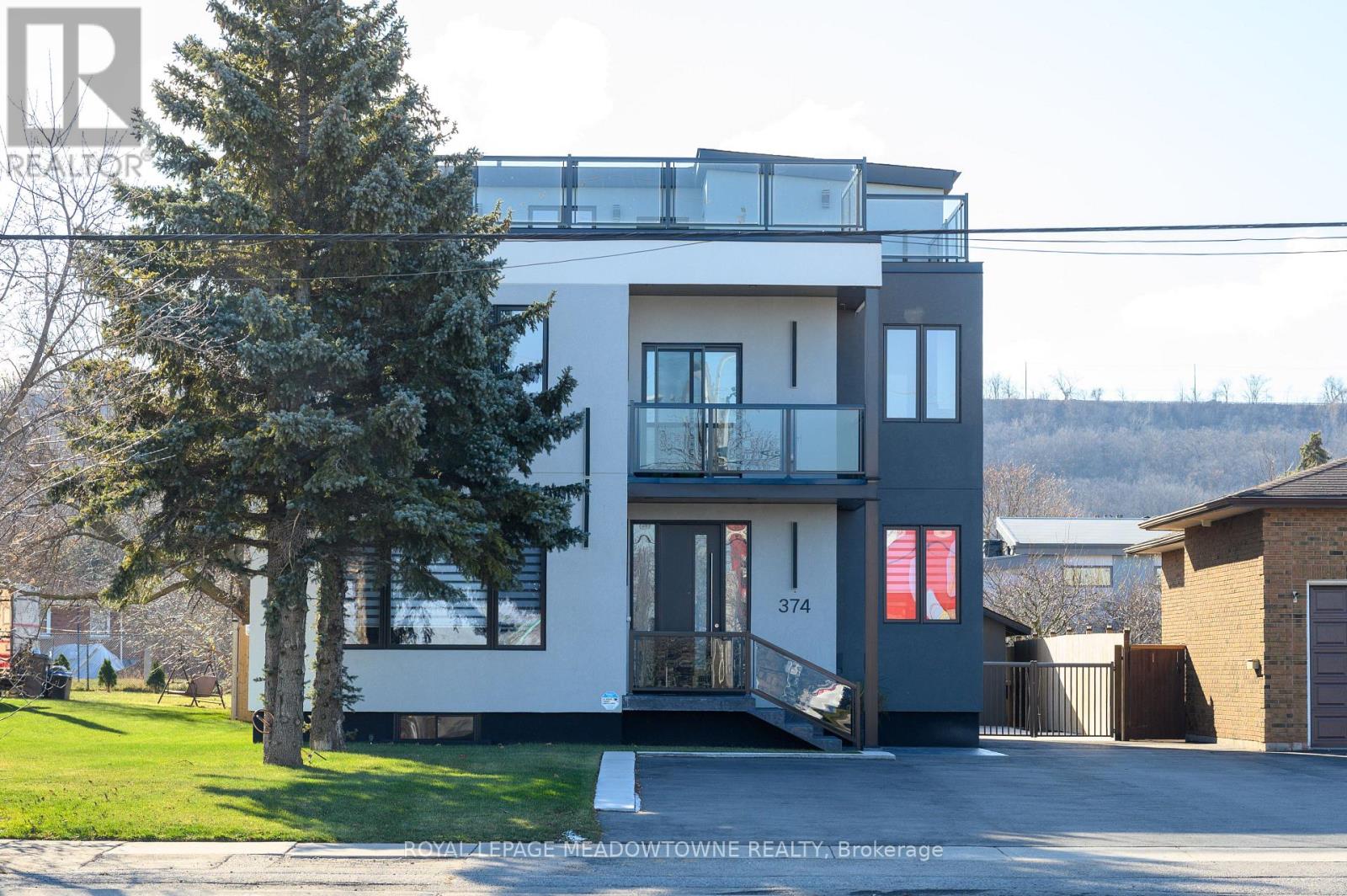 374 Highway 8, Hamilton, Ontario  L8G 1E8 - Photo 2 - X12992486