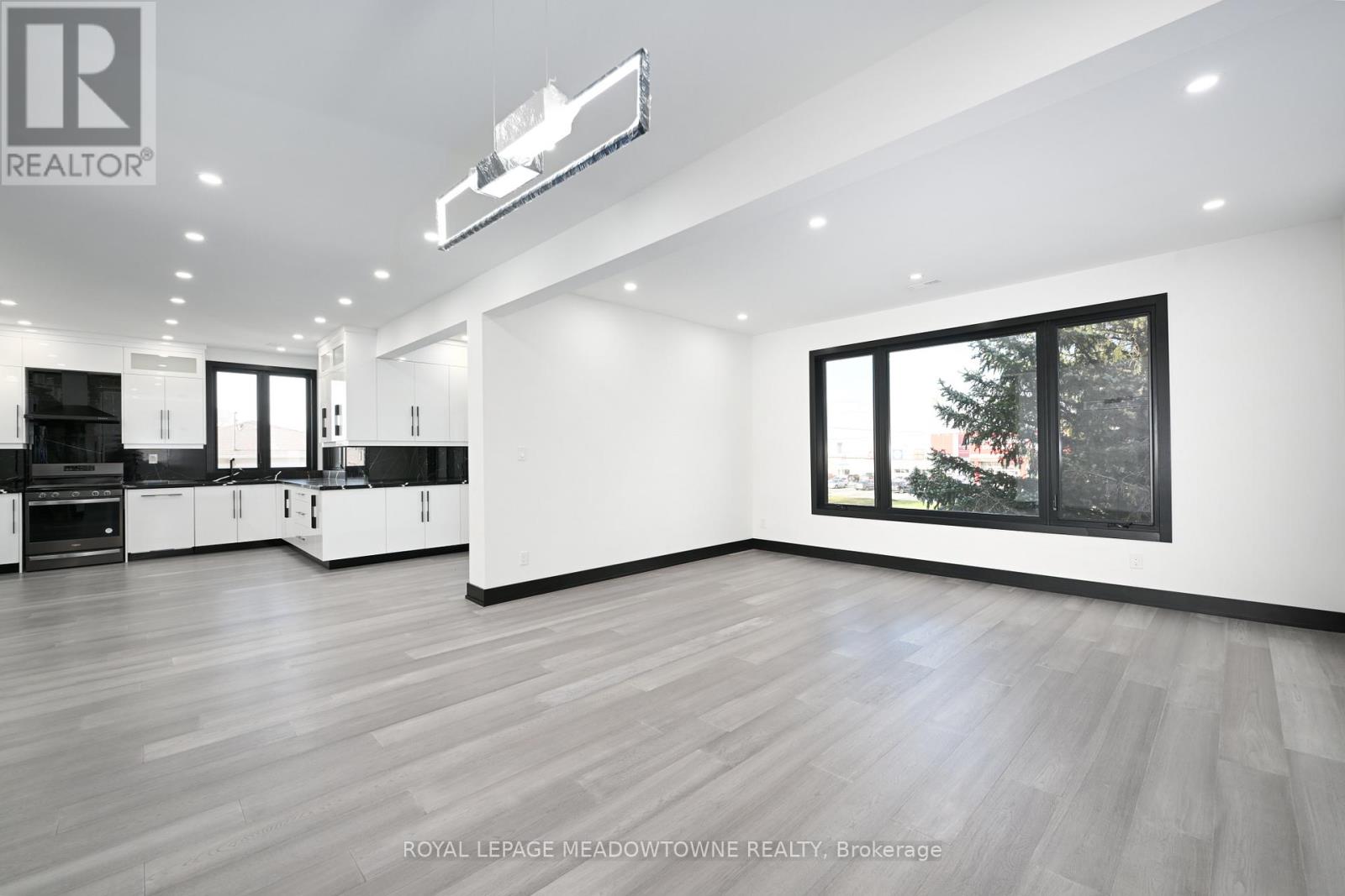 374 Highway 8, Hamilton, Ontario  L8G 1E8 - Photo 20 - X12992486