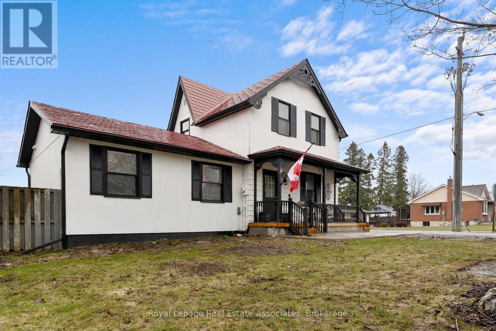 4 DUNDAS STREET E, Erin, Ontario