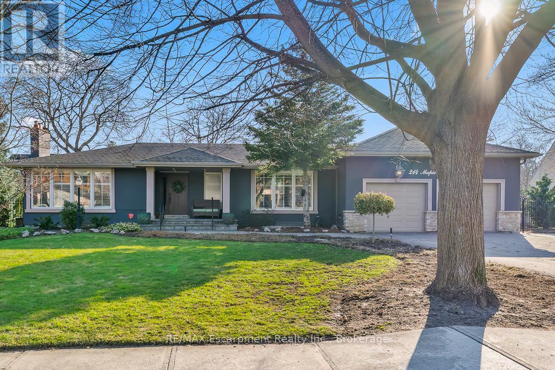 214 MAPLE GROVE DRIVE, Oakville, Ontario