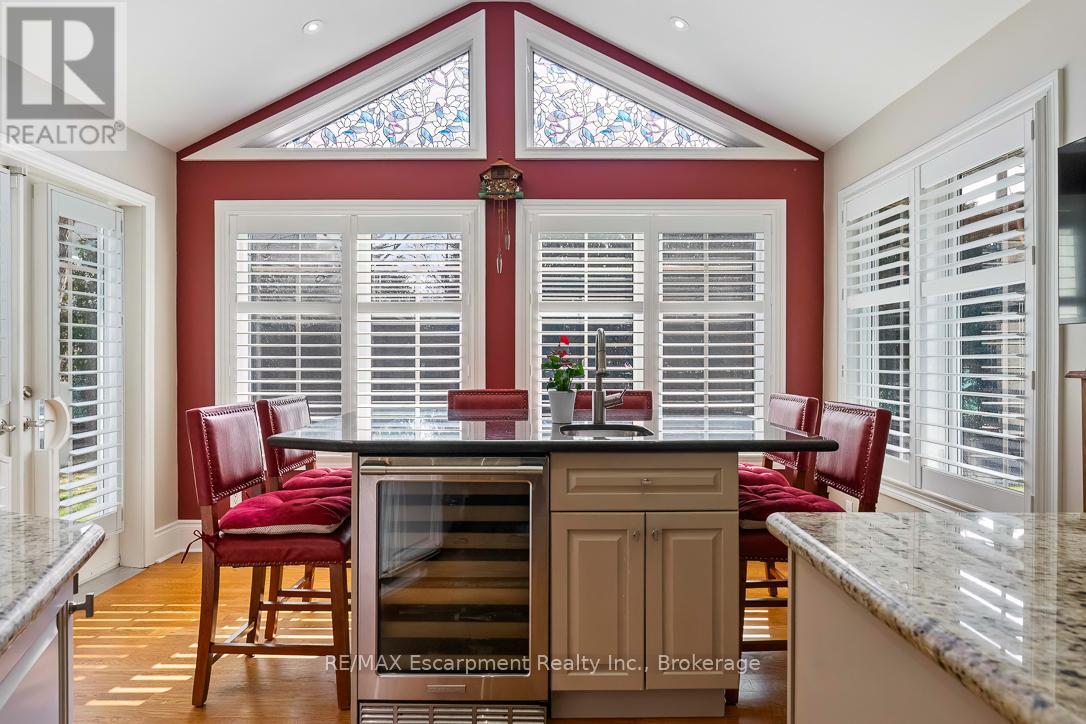 214 Maple Grove Drive, Oakville, Ontario  L6J 4V3 - Photo 13 - W12992552