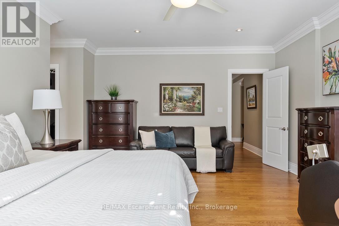 214 Maple Grove Drive, Oakville, Ontario  L6J 4V3 - Photo 15 - W12992552