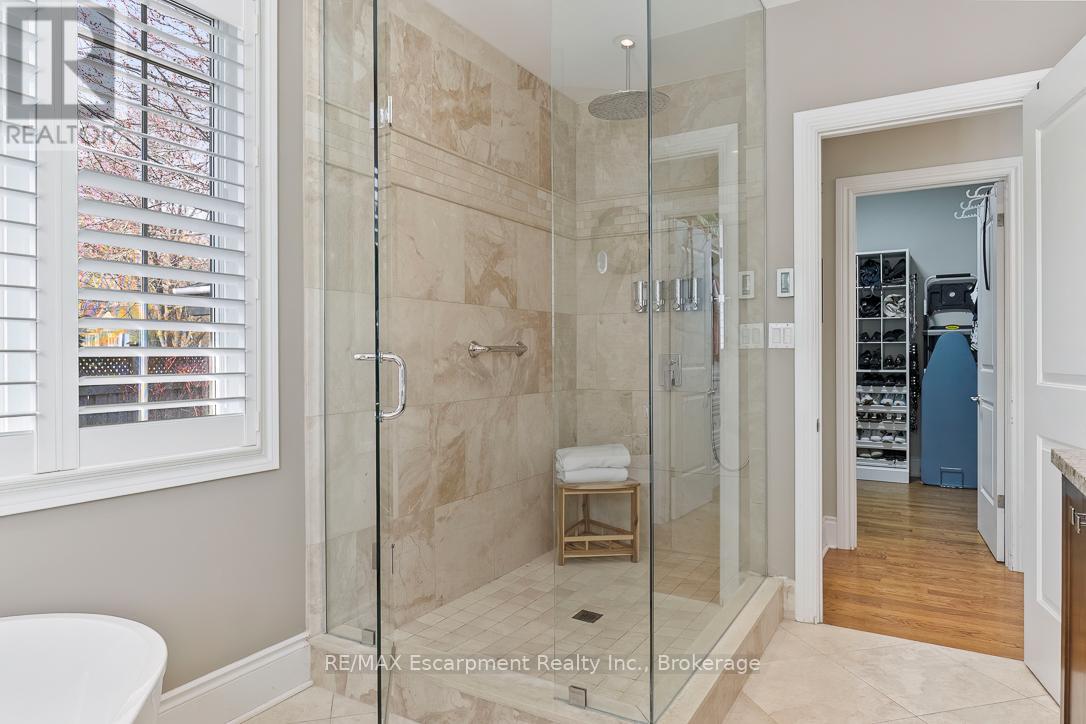 214 Maple Grove Drive, Oakville, Ontario  L6J 4V3 - Photo 18 - W12992552