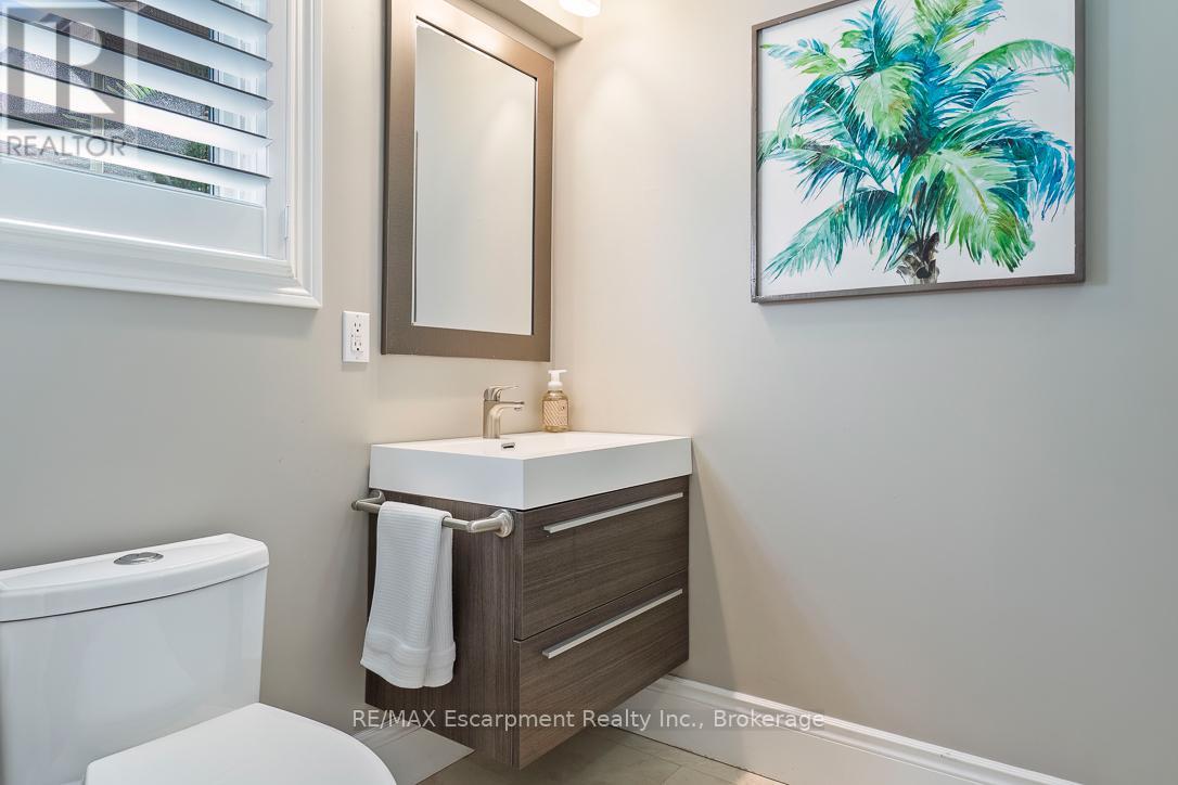 214 Maple Grove Drive, Oakville, Ontario  L6J 4V3 - Photo 22 - W12992552