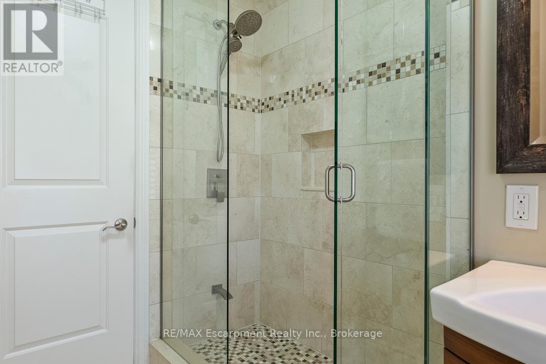 214 Maple Grove Drive, Oakville, Ontario  L6J 4V3 - Photo 27 - W12992552