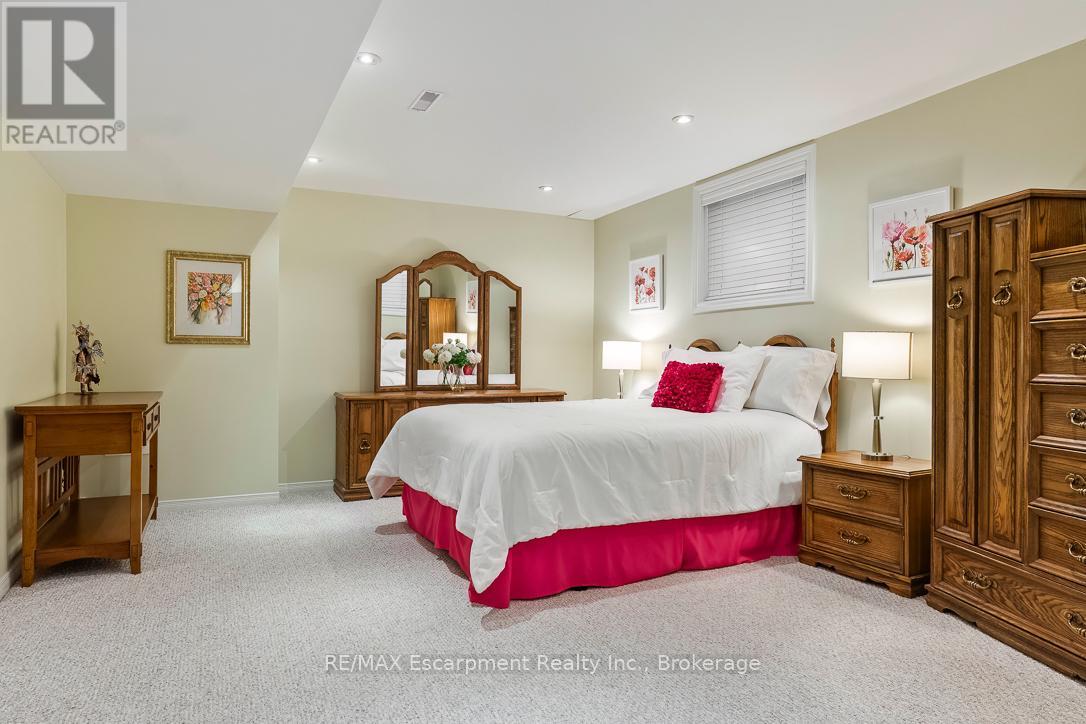 214 Maple Grove Drive, Oakville, Ontario  L6J 4V3 - Photo 37 - W12992552