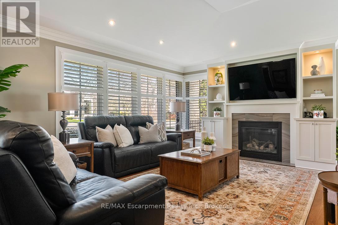 214 Maple Grove Drive, Oakville, Ontario  L6J 4V3 - Photo 5 - W12992552