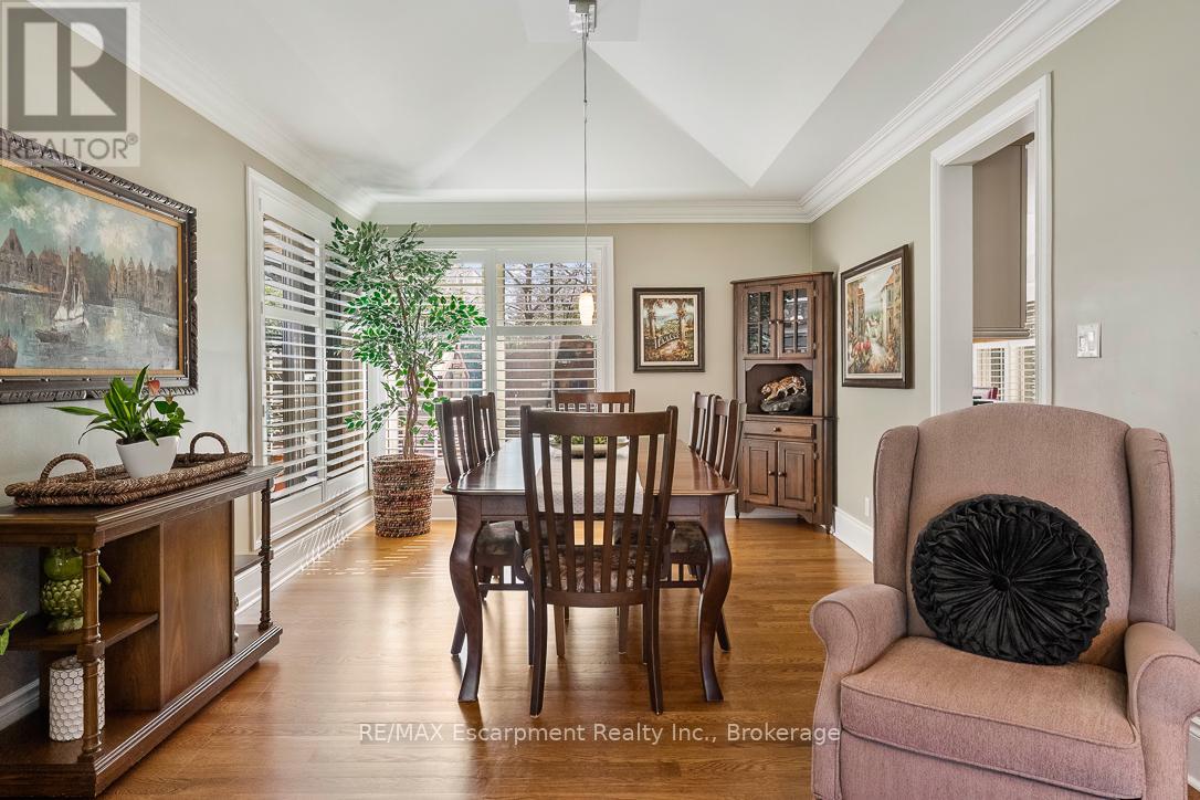 214 Maple Grove Drive, Oakville, Ontario  L6J 4V3 - Photo 8 - W12992552