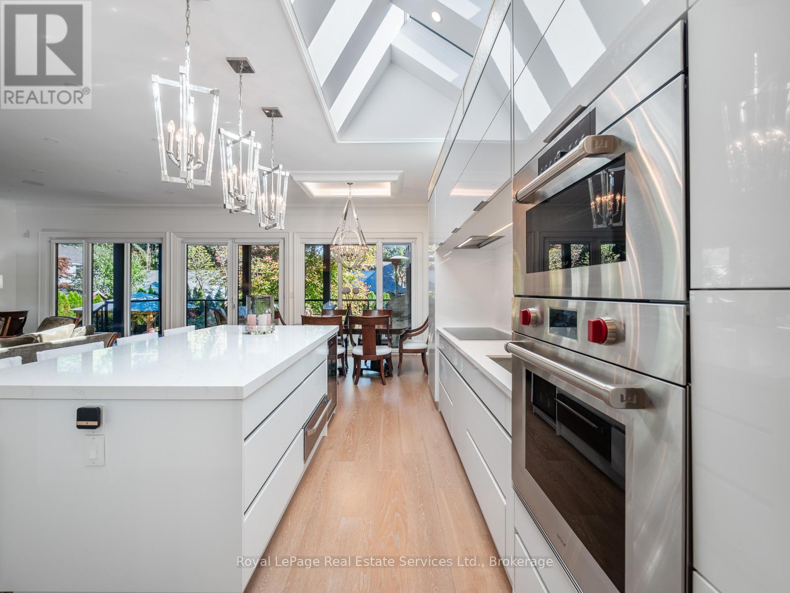 36 Anderson Street, Oakville, Ontario  L6K 1A5 - Photo 8 - W12992608