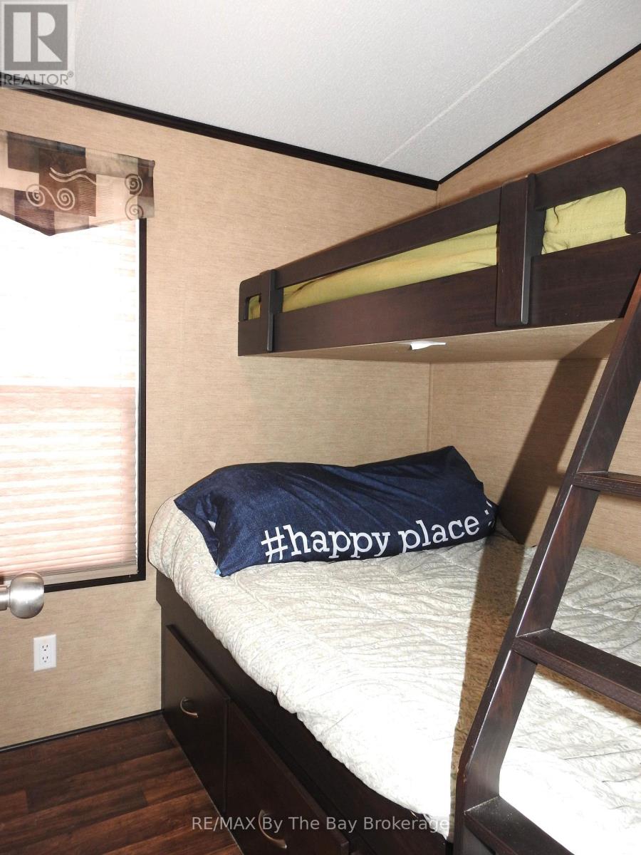 5 Nipagon Circle, Wasaga Beach, Ontario  L9Z 1X7 - Photo 11 - S12992652