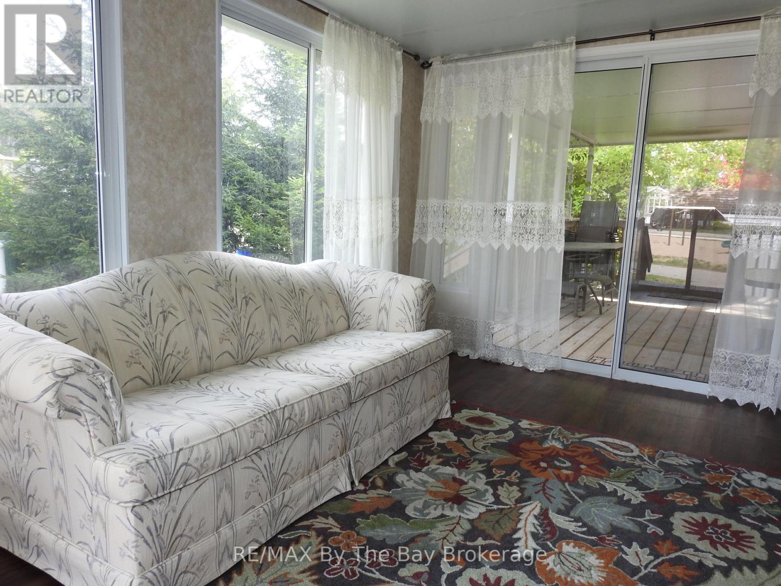 5 Nipagon Circle, Wasaga Beach, Ontario  L9Z 1X7 - Photo 9 - S12992652