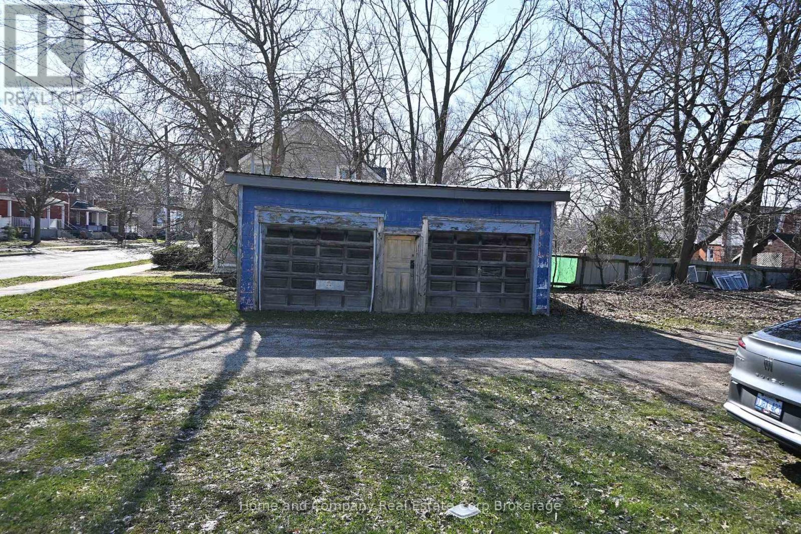 10 Inverness Street, Stratford, Ontario  N5A 1G2 - Photo 2 - X12992564