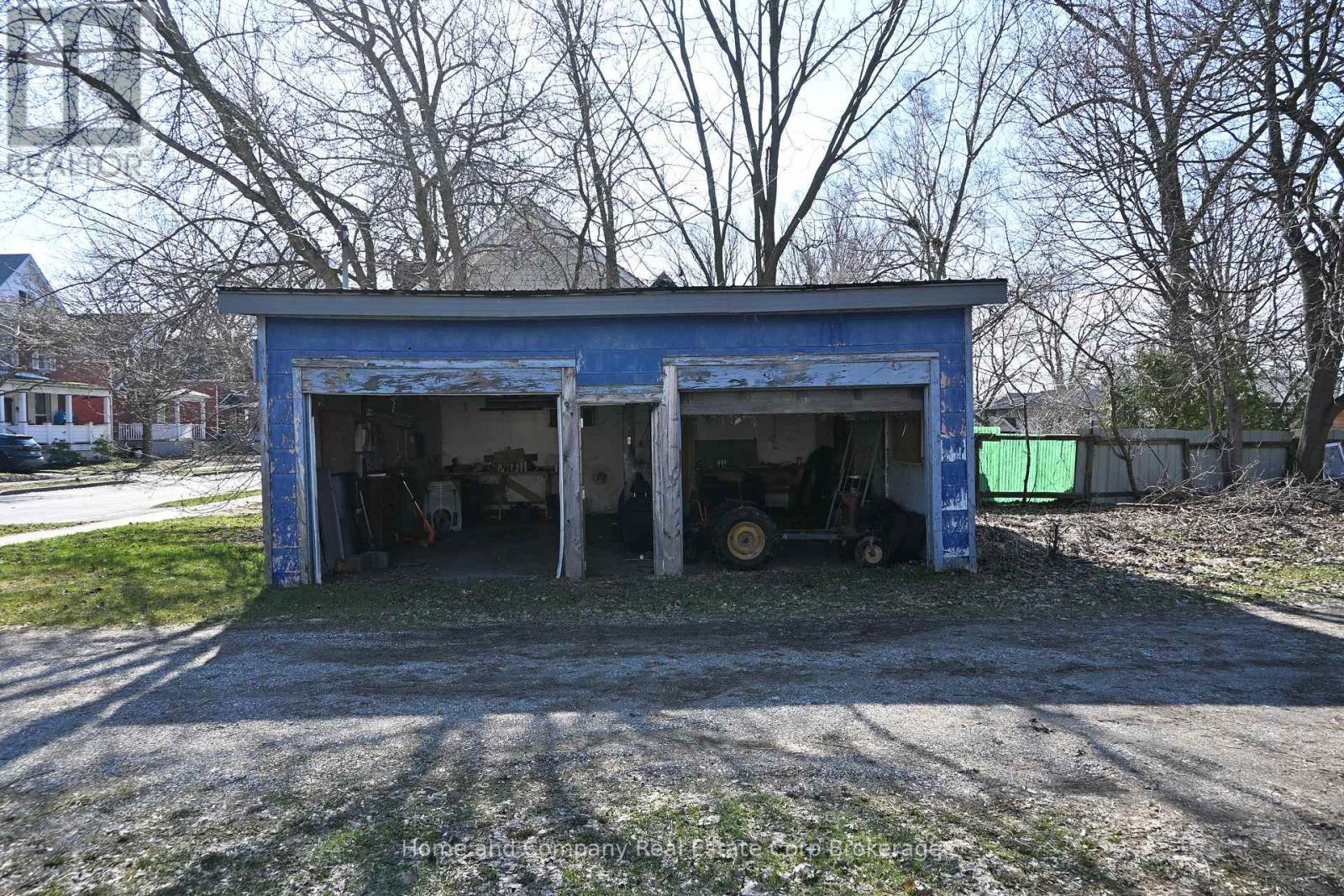 10 Inverness Street, Stratford, Ontario  N5A 1G2 - Photo 3 - X12992564