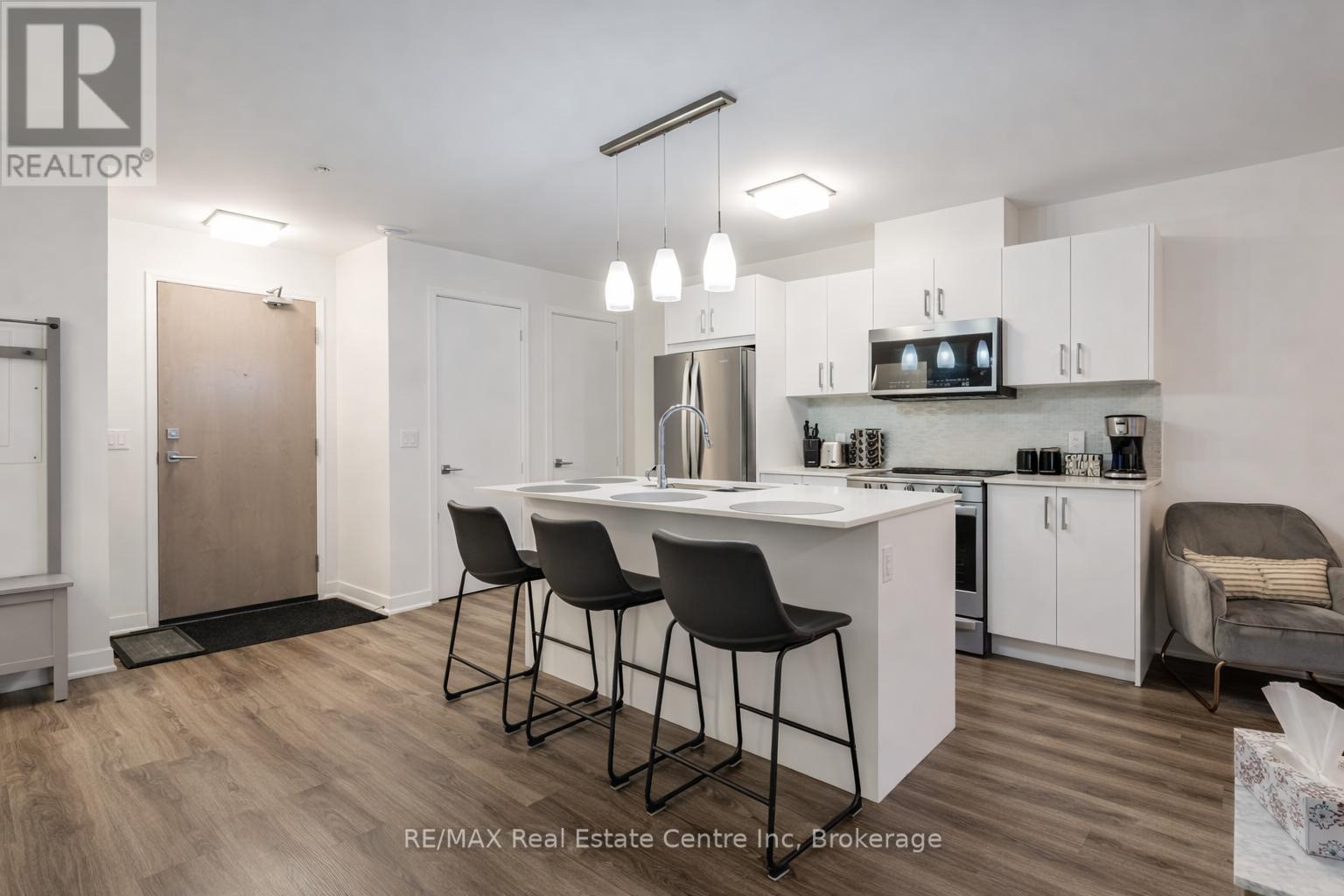 501 - 479 CHARLTON AVENUE E, Hamilton, Ontario