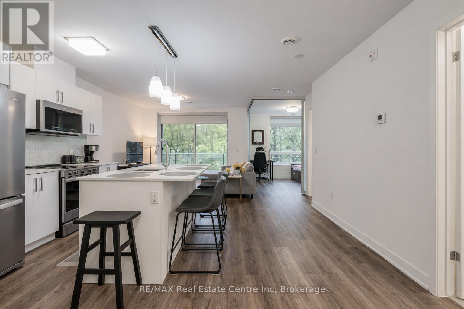 501 - 479 Charlton Avenue E, Hamilton, Ontario  L8N 0B4 - Photo 3 - X12992588