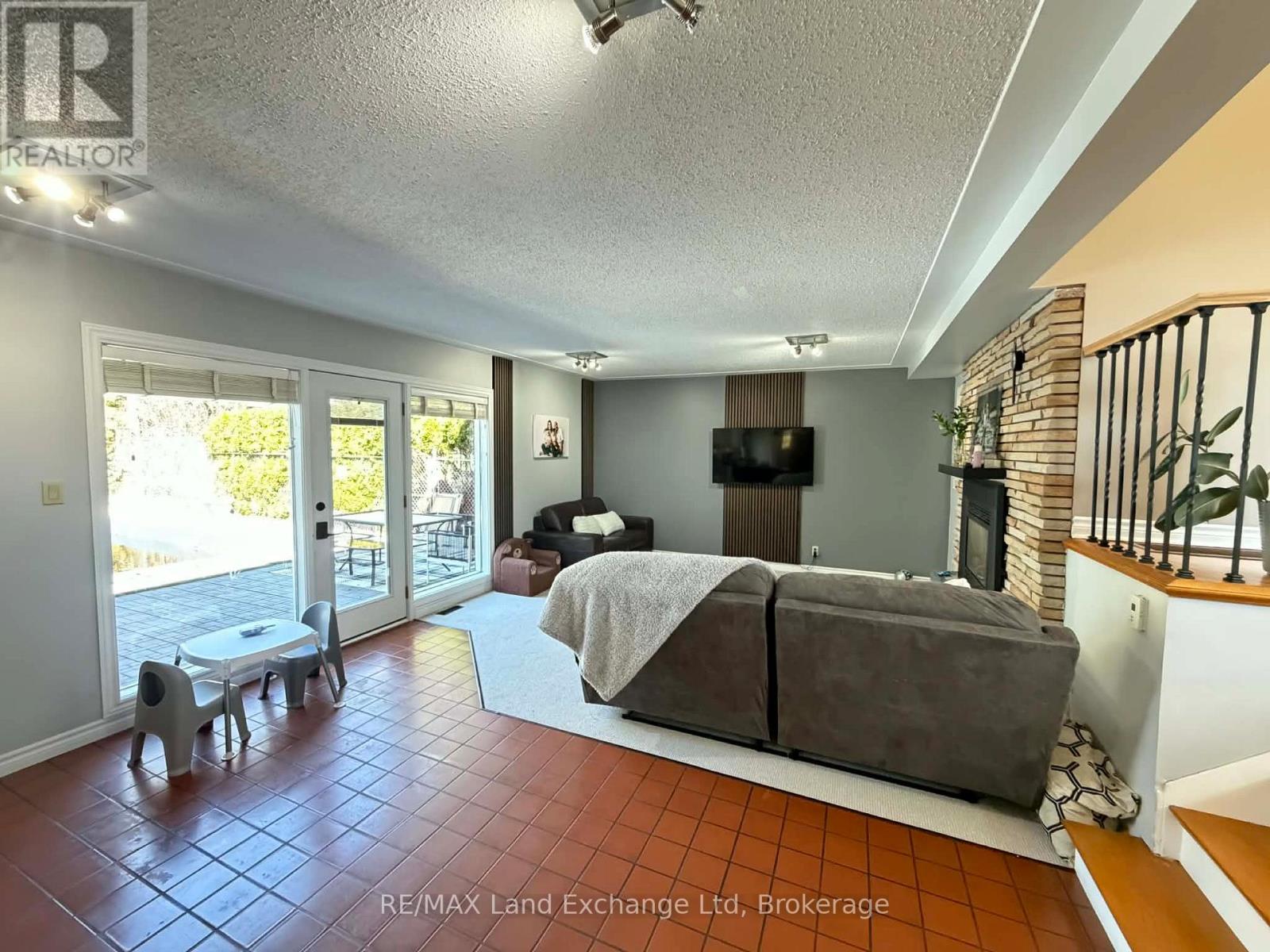 320 Summit Drive, North Huron, Ontario N0G 2W0 - Photo 11 - X12992616