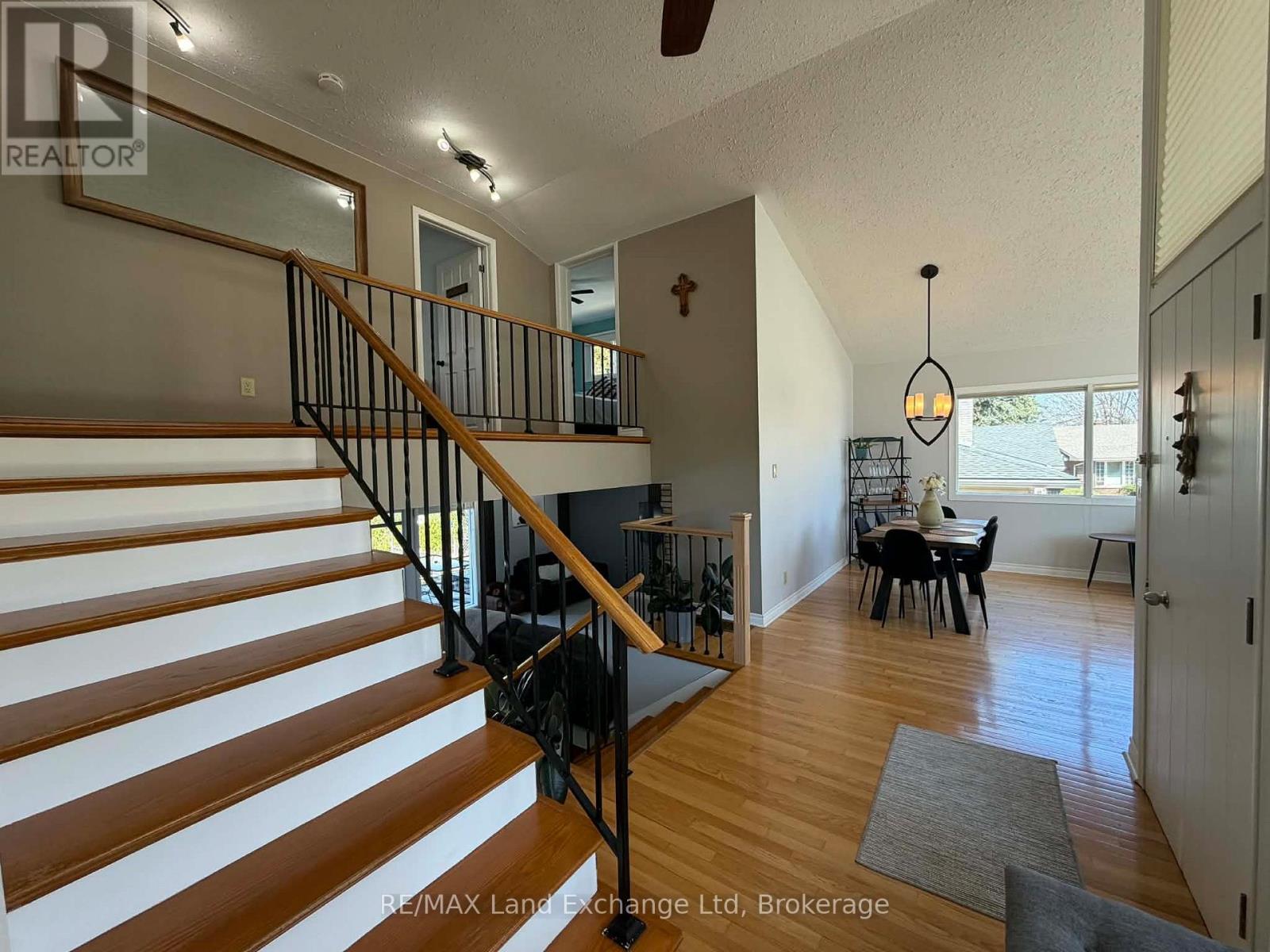 320 Summit Drive, North Huron, Ontario N0G 2W0 - Photo 21 - X12992616