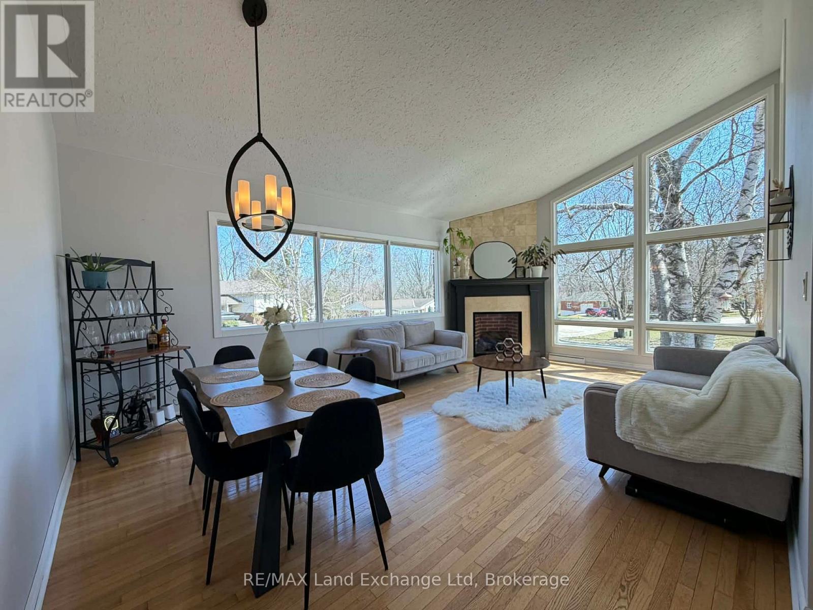 320 Summit Drive, North Huron, Ontario N0G 2W0 - Photo 5 - X12992616