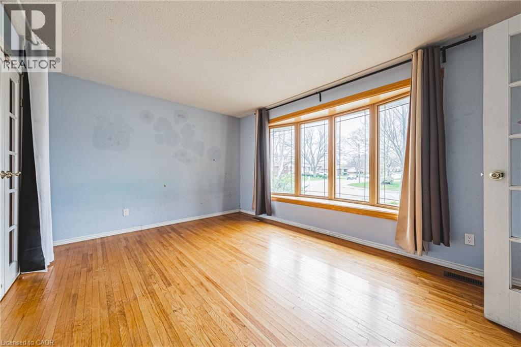 27 Glenview Court, Hamilton, Ontario  L9C 6H7 - Photo 5 - 40812435