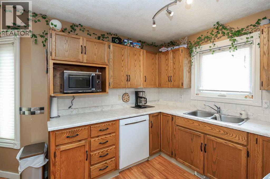 56 Elder Street, Red Deer, Alberta  T4R 2C6 - Photo 9 - A2300175