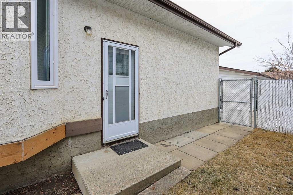 56 Elder Street, Red Deer, Alberta  T4R 2C6 - Photo 15 - A2300175