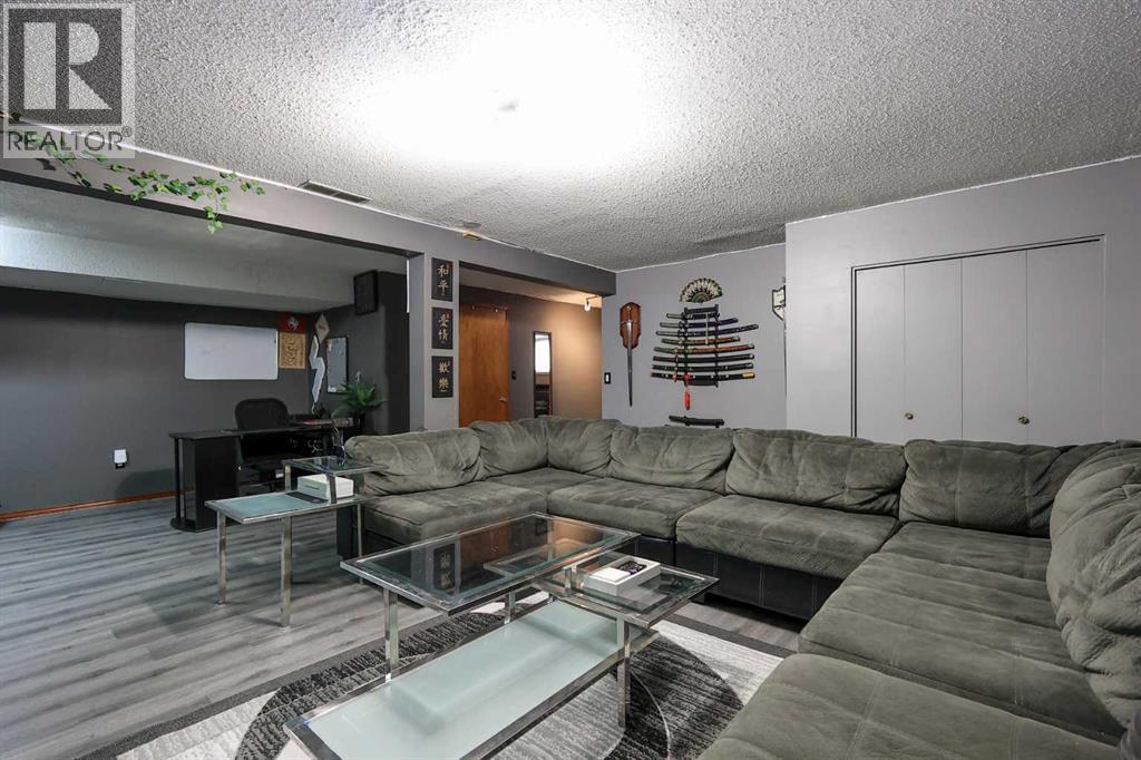 56 Elder Street, Red Deer, Alberta  T4R 2C6 - Photo 24 - A2300175