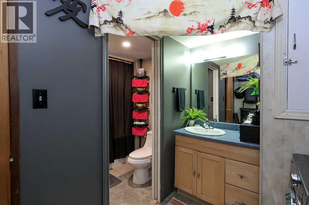 56 Elder Street, Red Deer, Alberta  T4R 2C6 - Photo 34 - A2300175