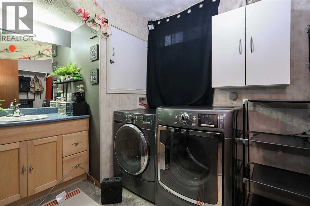 56 Elder Street, Red Deer, Alberta  T4R 2C6 - Photo 33 - A2300175