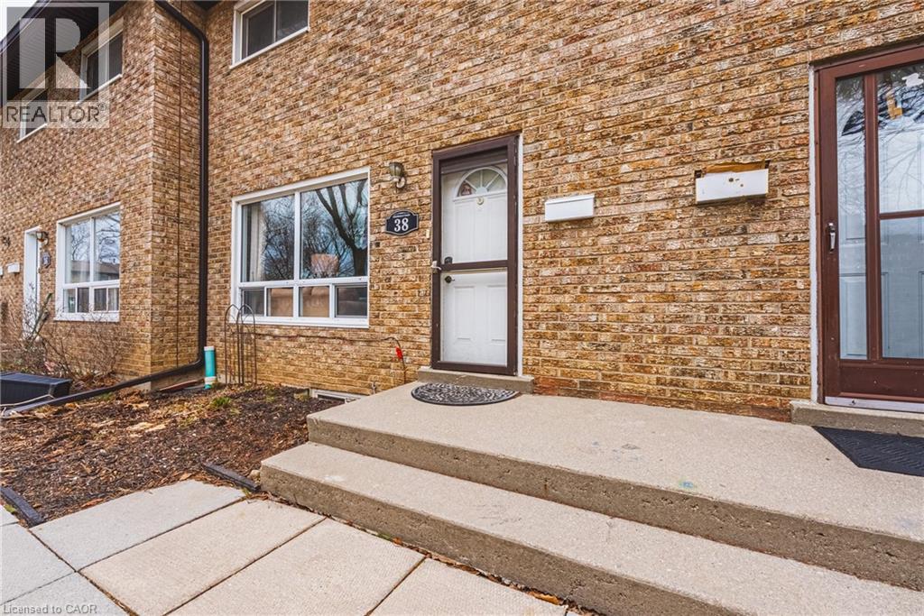 38 Glenburn Court, Hamilton, Ontario  L8E 1C8 - Photo 2 - 40813012