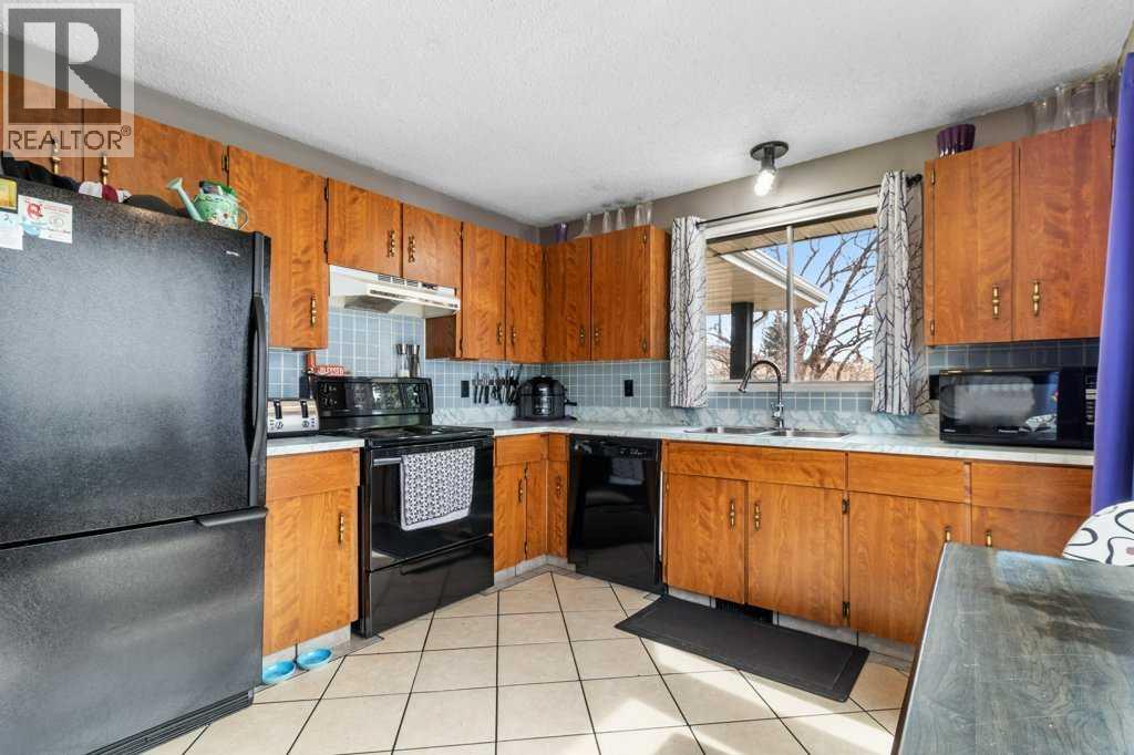 10 Chappel Drive, Red Deer, Alberta  T4P 2R8 - Photo 11 - A2301137