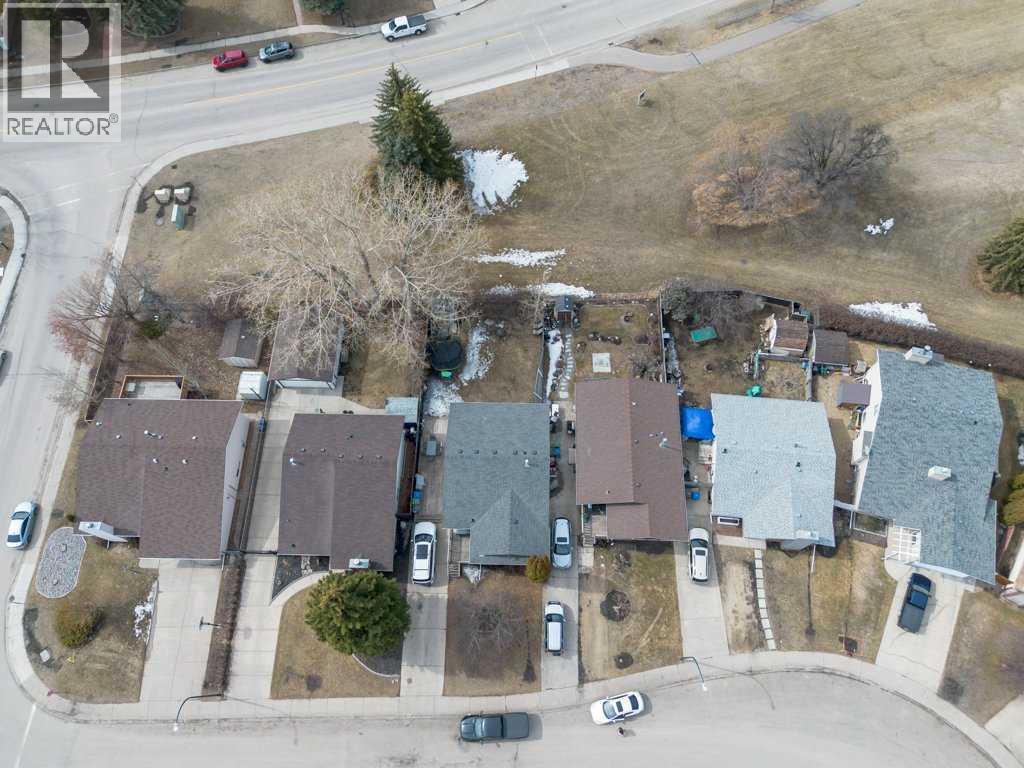 10 Chappel Drive, Red Deer, Alberta  T4P 2R8 - Photo 3 - A2301137